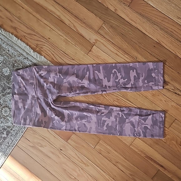 Lululemon Align 21" Crop Leggings Pink Camo 4 - Picture 4 of 6